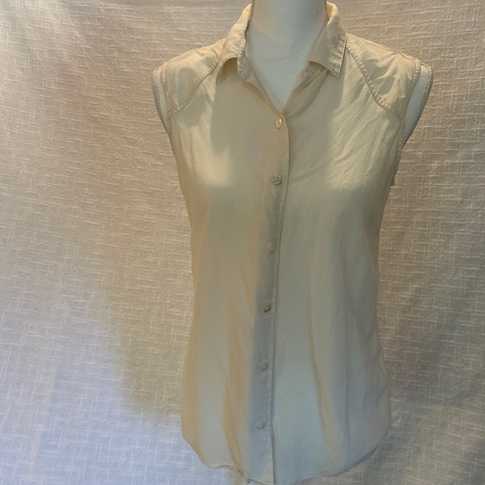 Everlane Cream Sheer Sleeveless Button-Down Shirt